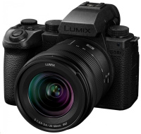 Panasonic Lumix S5 II X LUMIX S 20-60 mm F/3,5-5,6 + Lumix S 50mm/F1,8
