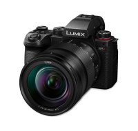 Panasonic Lumix S5 II + 24-105 mm F/4