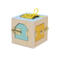 Montessori activity kostka se zámky